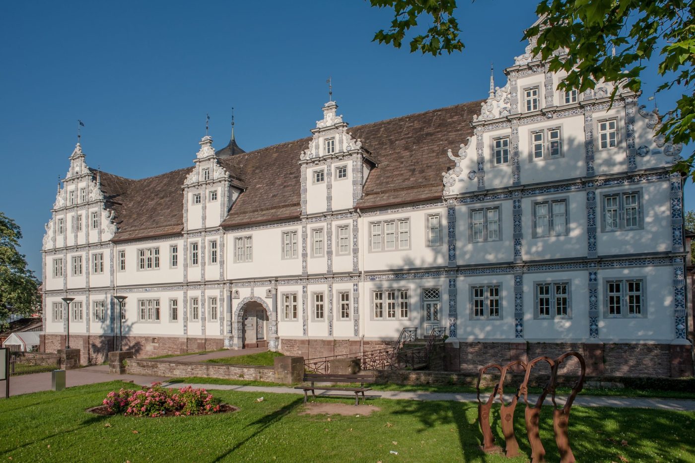 2_Weserrenaissance Schloss Bevern_Front